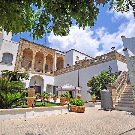 Palazzo De Donatis B&B Melissano Exterior photo