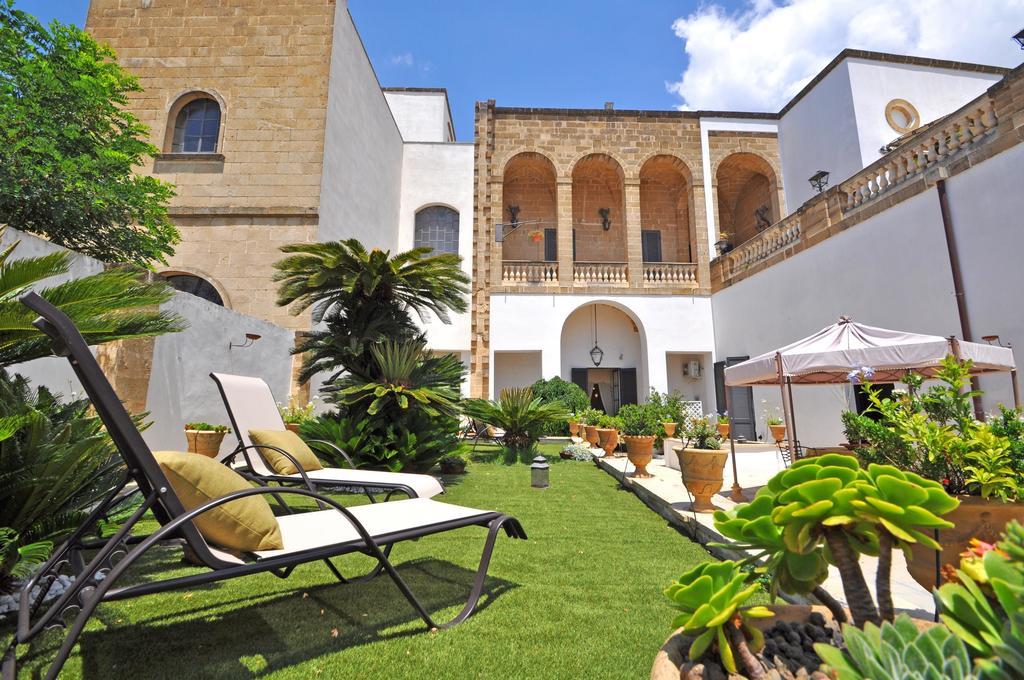 Palazzo De Donatis B&B Melissano Exterior photo
