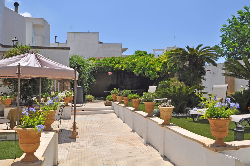 Palazzo De Donatis B&B Melissano Exterior photo